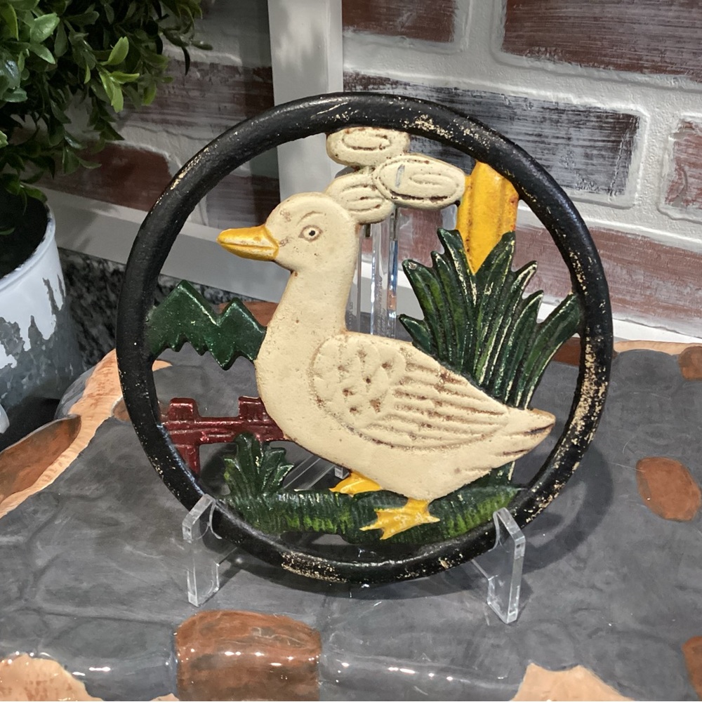 🟢 Vintage - Cast Iron - Duck on the Pond Trivet - Farmhouse Style - Pond or Lake